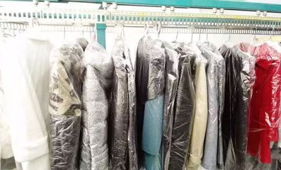 羽絨服又臟了？不用干洗！噴一下這個羽絨服干洗劑，污垢一掃而光，不傷衣服不傷手